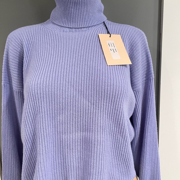 Andamane Hanya Cropped Turtleneck Sweater - Picture 3 of 12